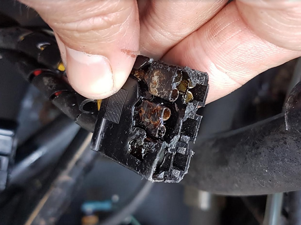 burnt-connector.jpg