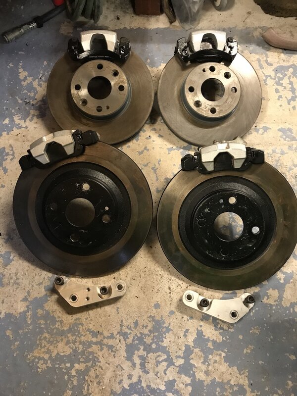 mx5 brakes all 4 wheels.jpeg